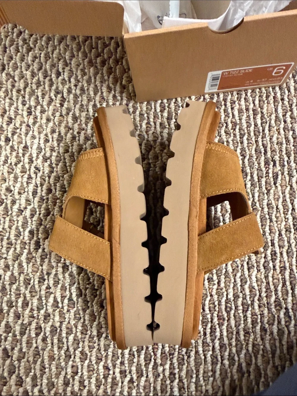 Koolaburra by UGG Chestnut Suede Platform Slide Sandals size 6, new in box